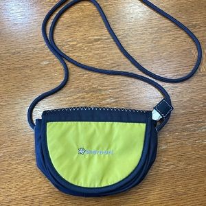 Small Sherpani purse, green and brown. Only used a few times!